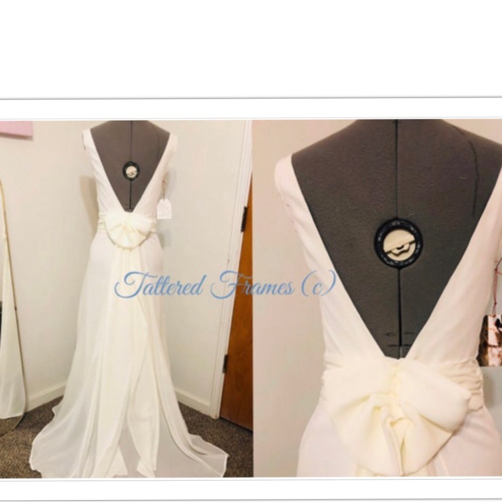 The Olivia Gown Ivory 1930s vintage ins V-neck Sleeveless wedding Gown s 4 sold